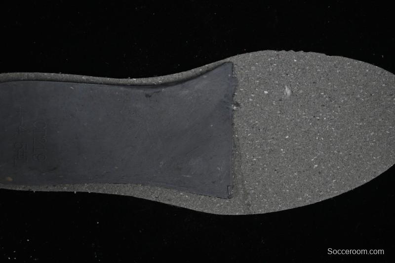 Converse Chuck 1970s Winter Waterproof Leather High-Top Sneakers with Gold Eyelets and Fleece Lining - A12443C