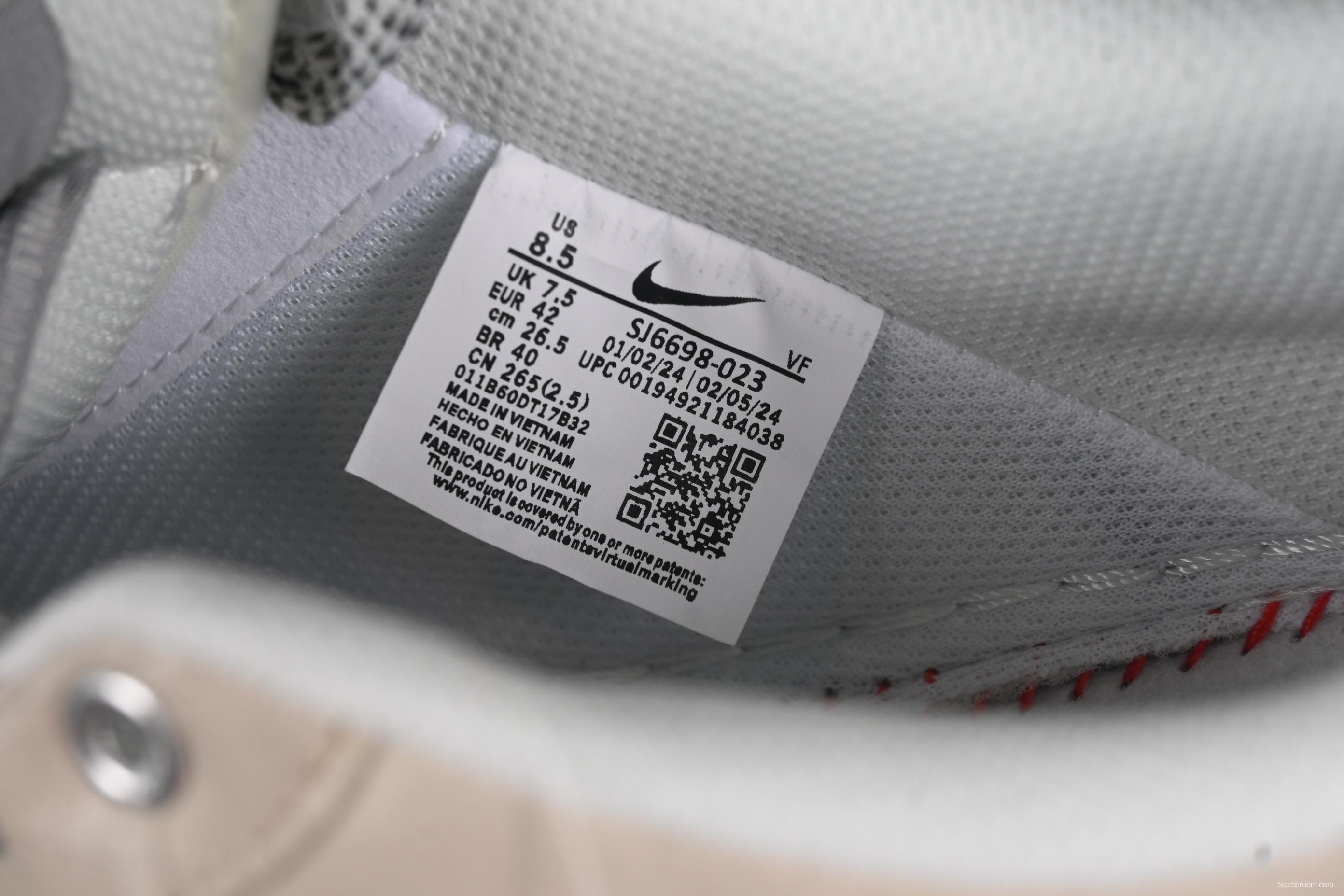 Nike Air Force 1 '07 Low Supreme Collaboration Sneakers with Red Snake Swoosh - SJ6698-023