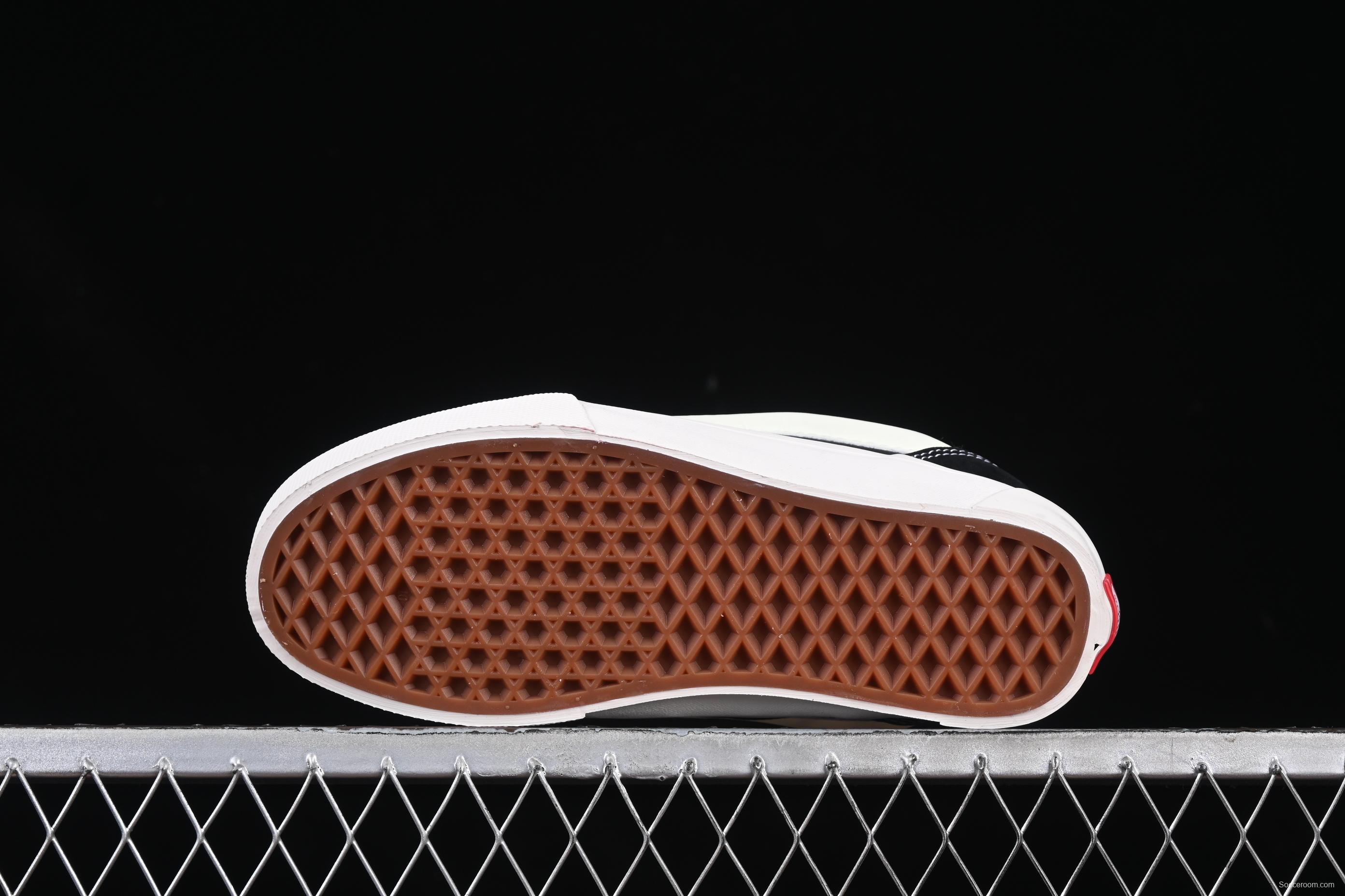 Vans Knu Skool Low Top Retro Chunky Sneakers - VN000D6CB5P