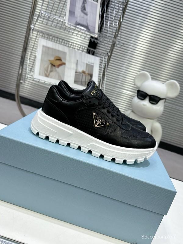 2025 Unisex Prada Black Leather Sneakers KFY00310