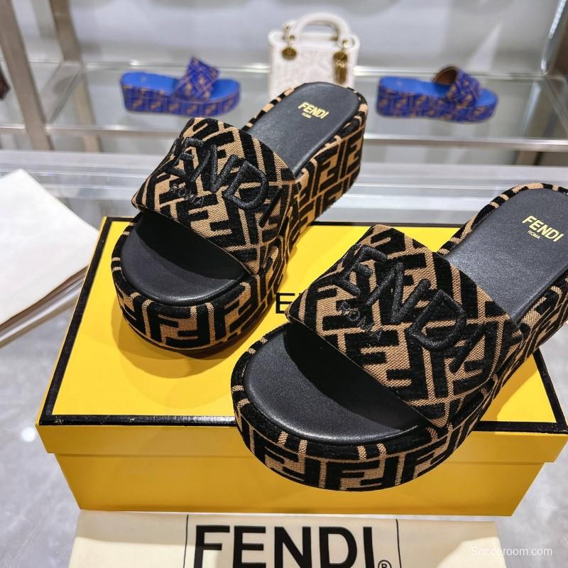 2025 Slippers Fendi Black Brown Canvas Platform FF Jacquard KFY00240
