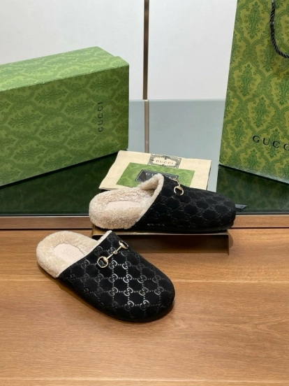 2024 Slippers Gucci Black Shearling GG Pattern