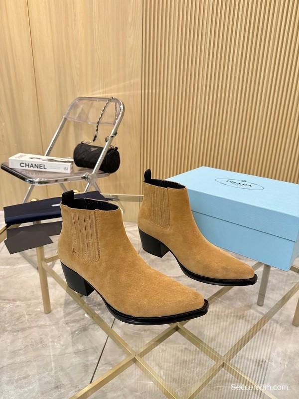 Prada Classic Pointed Toe Boots - L Y00310