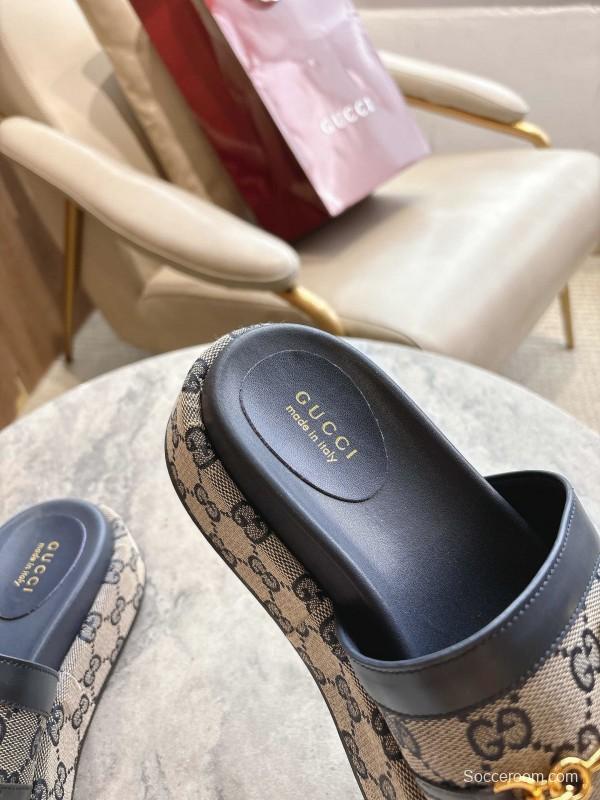 Gucci 8356-8 Women's Sandals with Horsebit Detail and Gold Hardware