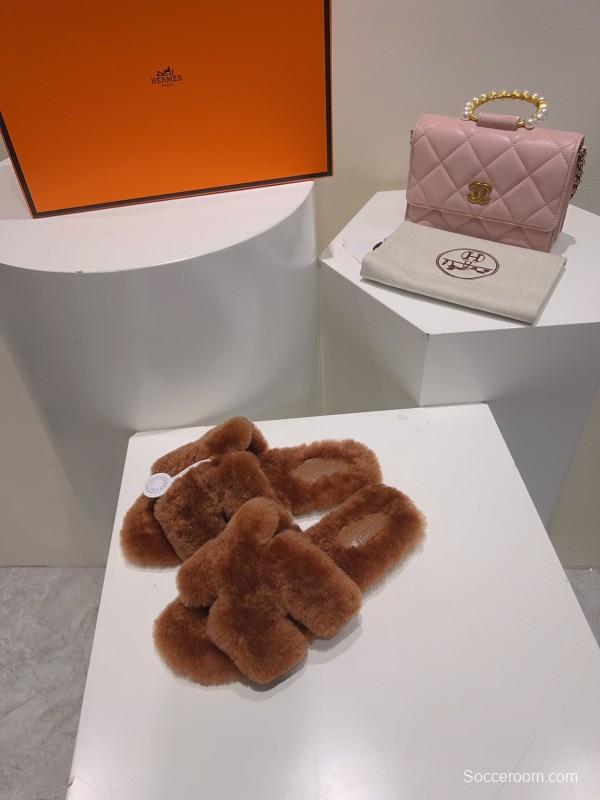 Hermès 2025 SS Love Fur Slippers Flat Sole Autumn Winter Style - LY00240