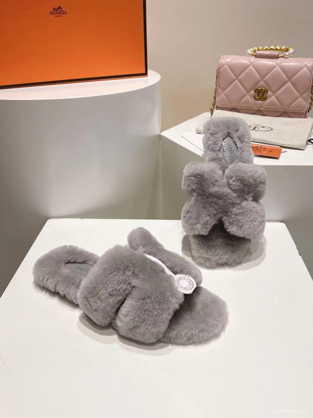 Hermès 2025/SS Autumn Winter Flat Fur Slippers - LY00240