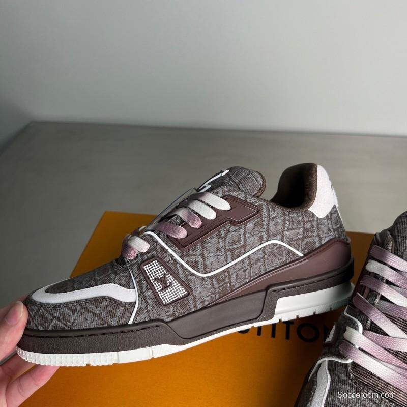 Louis Vuitton 2025 Spring/Summer Collection Luxury Sneakers with Signature Logo and Dual-Color TPU Outsole - YC