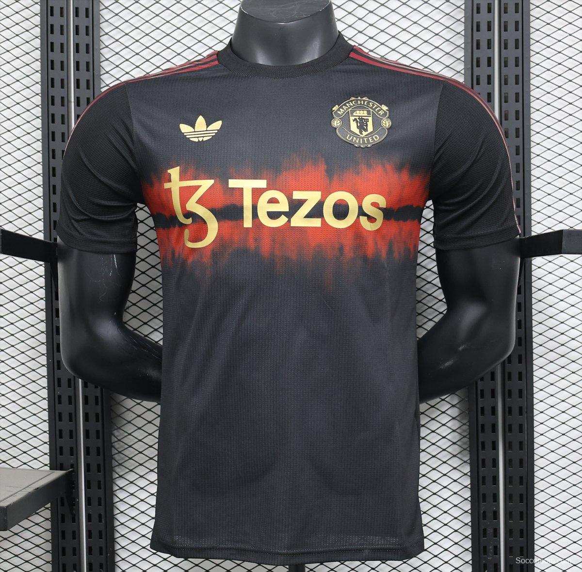 Player Version 24/25 Manchester United Black/Red Pre-Match Jersey